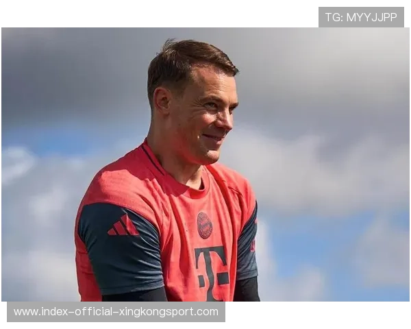 拜仁诺伊尔开荒手抛助攻前锋得分创造奇观