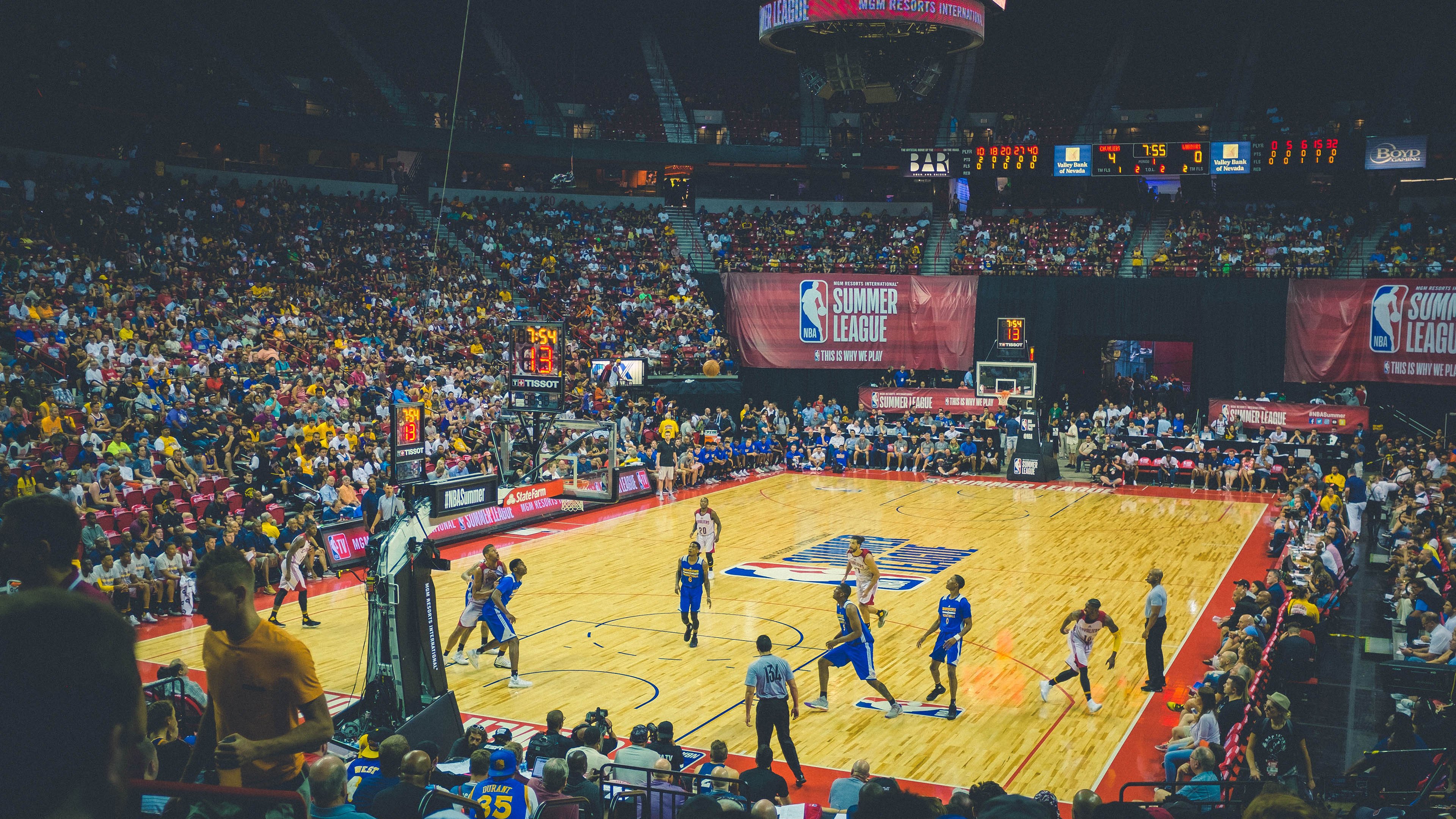 球迷期待新赛季开始